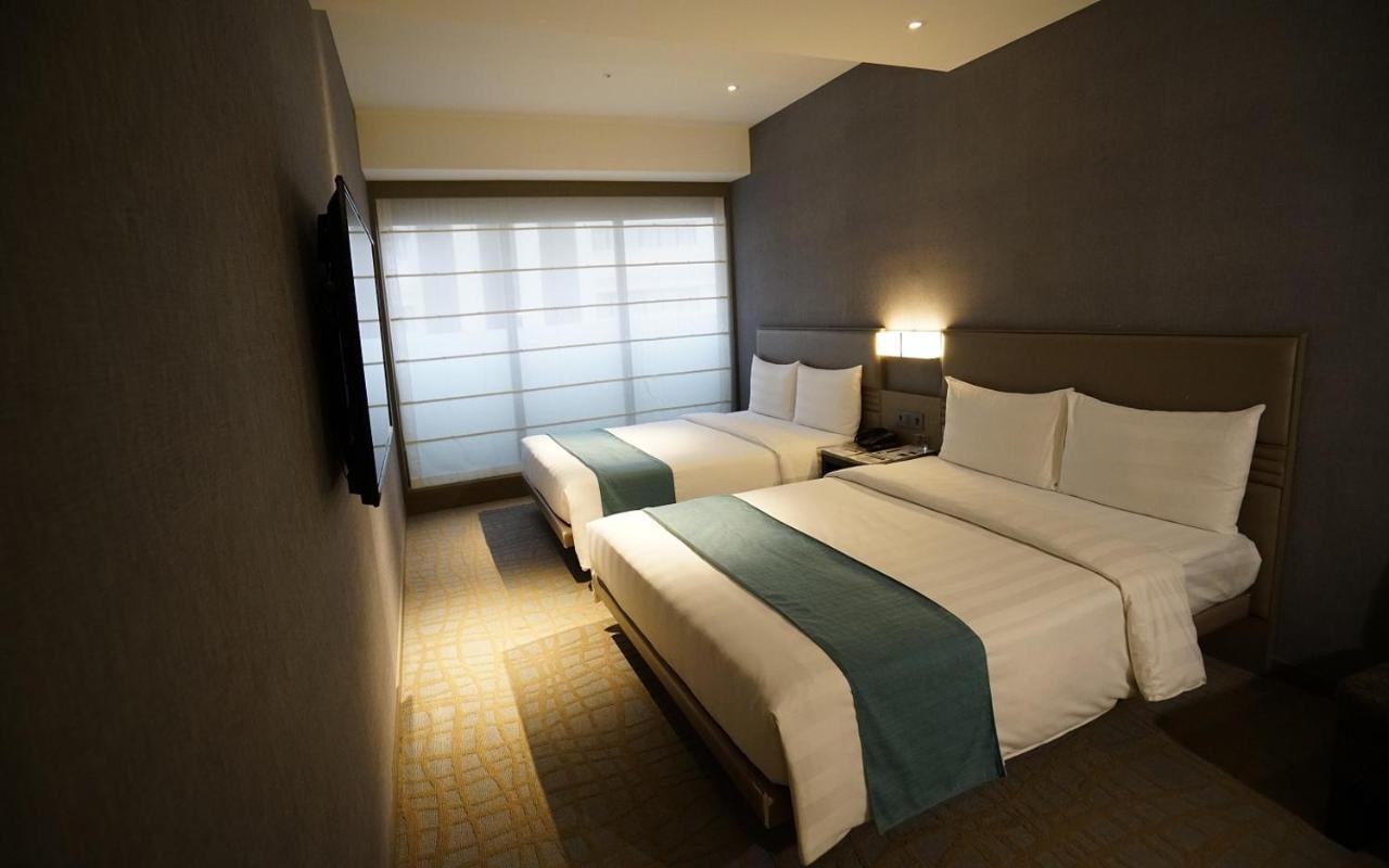 Deluxe Family Room with City View,993703885:JPEG