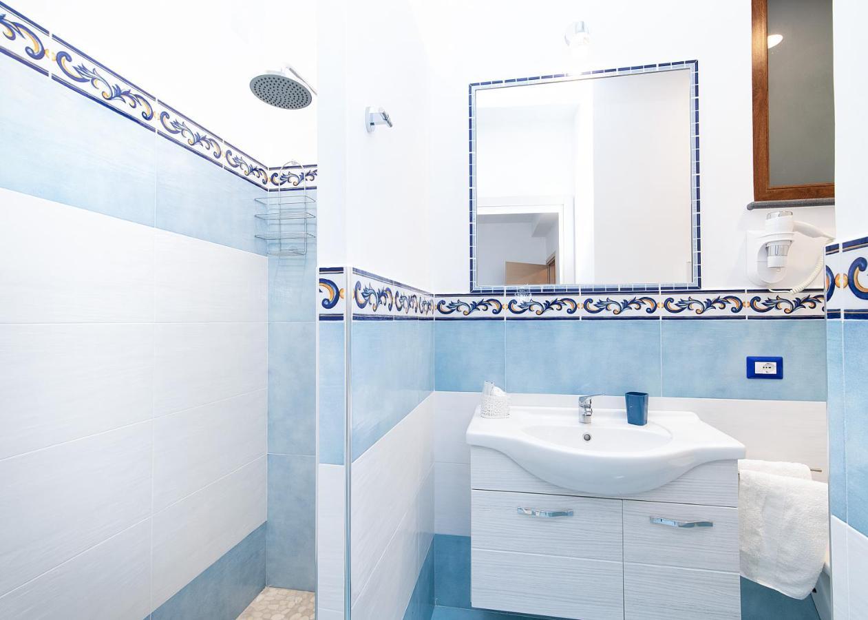 Deluxe Double or Twin Room with Sea View