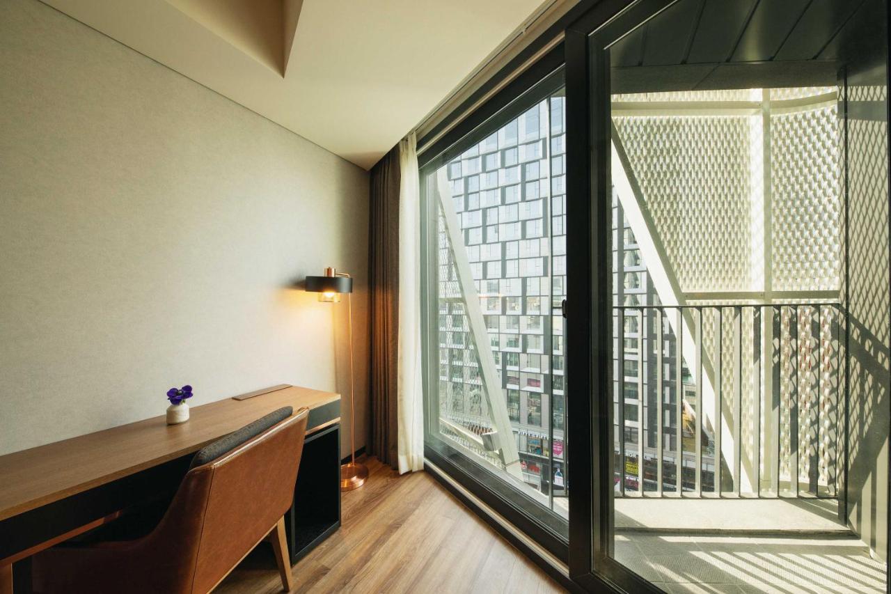 Superior Deluxe Twin Room with Balcony