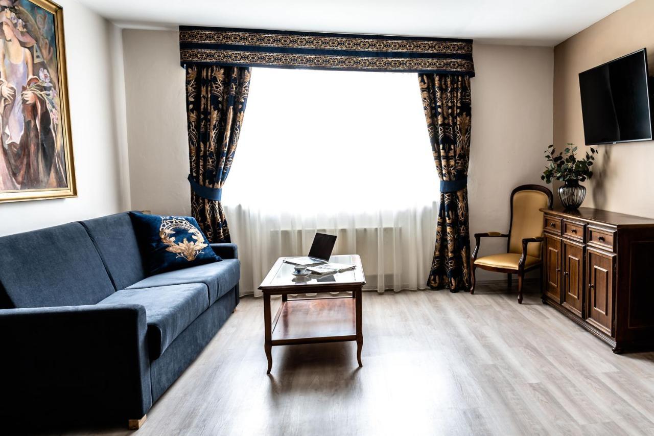 Large Suite