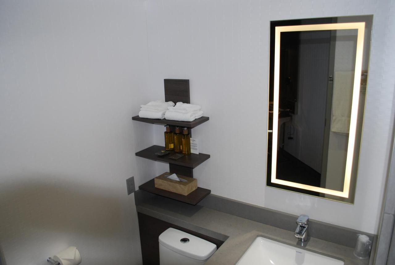 King Room,1646333884:JPEG