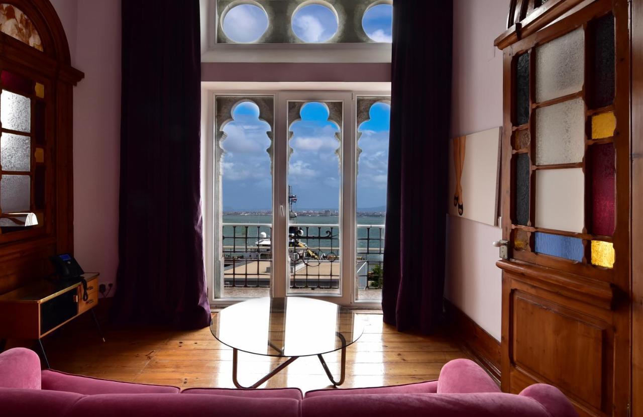 Deluxe King Suite