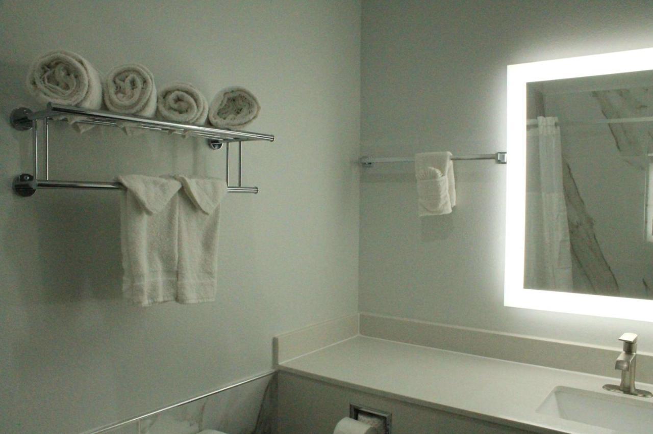 King Room - Disability Access - Non-Smoking