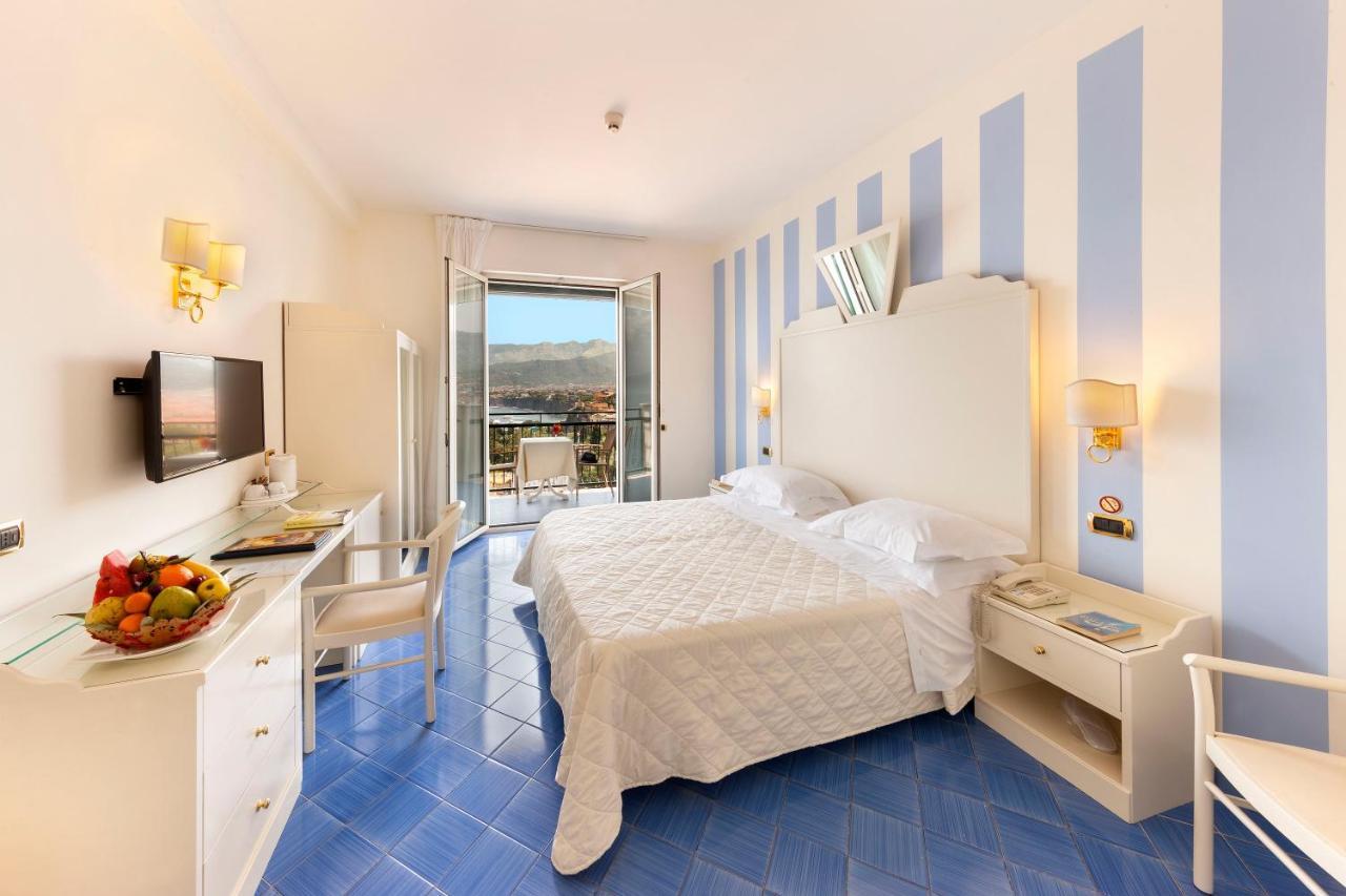 Double Room with Balcony and Sea View