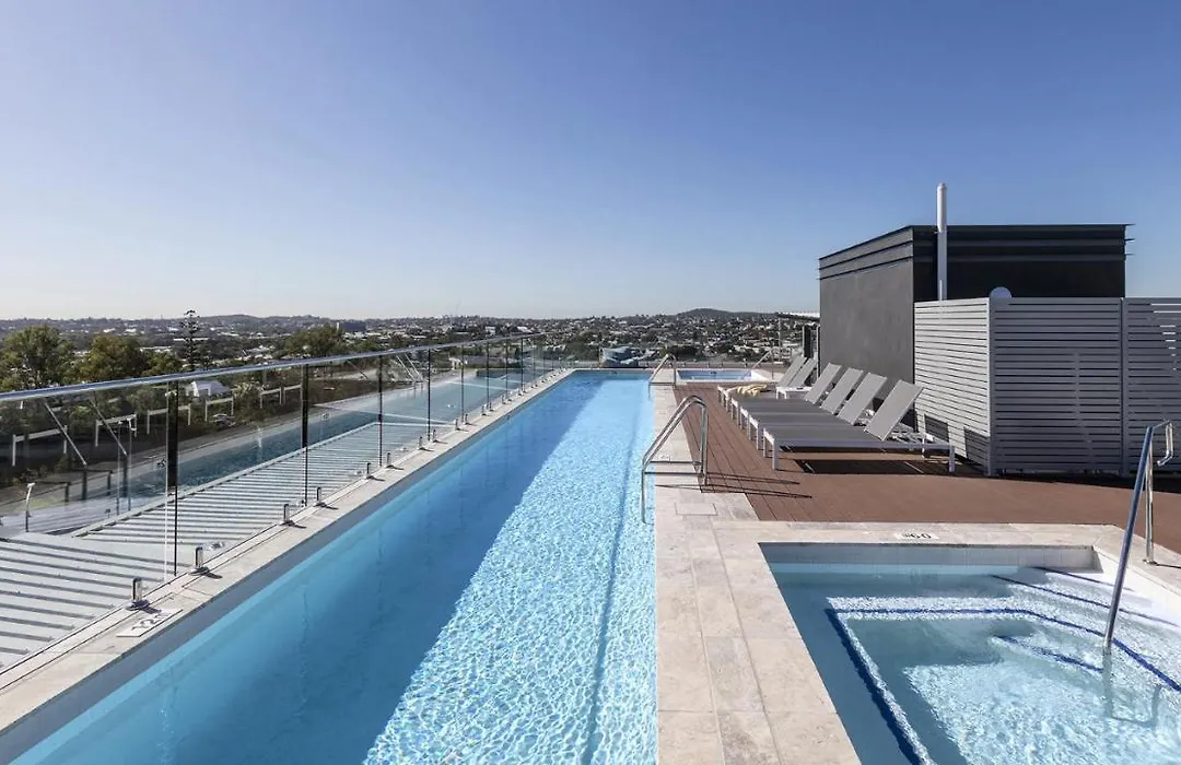 Oaks Brisbane Woolloongabba Suites-1