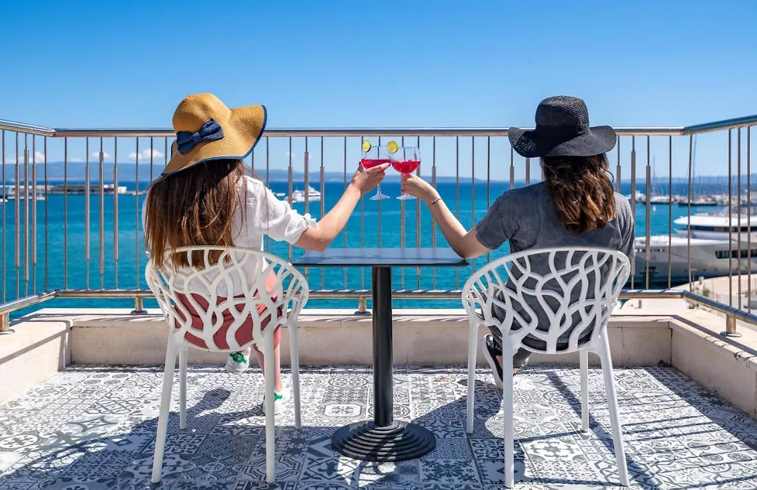 Galeria Valeria Seaside Downtown - Mag Quaint & Elegant Boutique Hotels-1