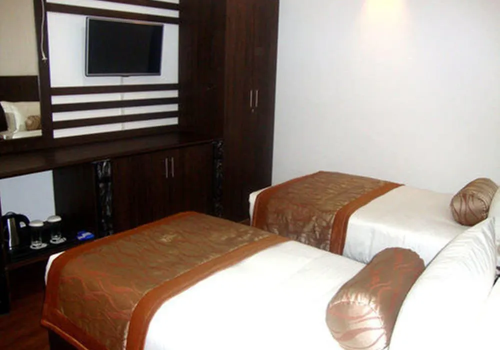 Hotels Jojos-1