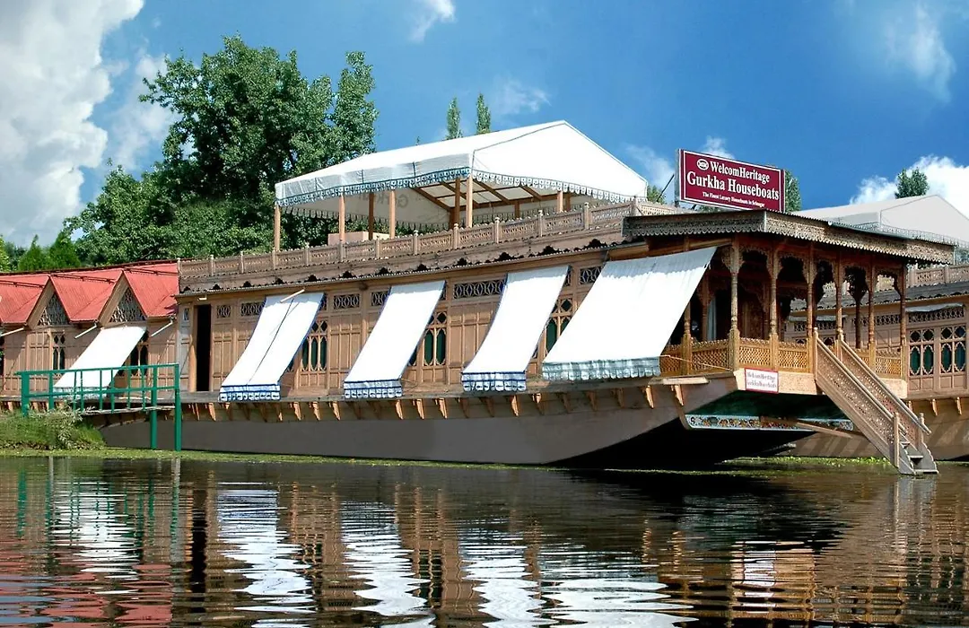 Welcomheritage Gurkha Houseboats-1