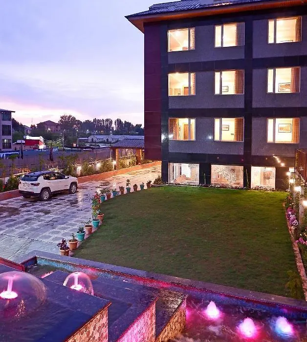 Opera Inn-1