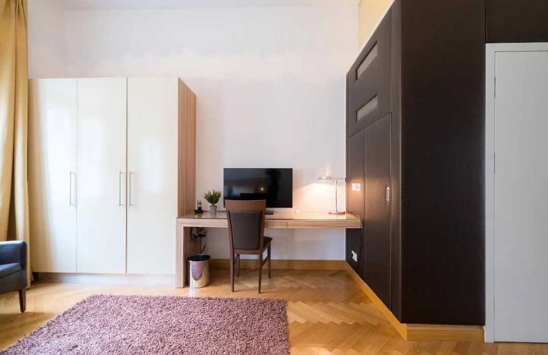 Vienna Residence, City Hall - Parliament-1