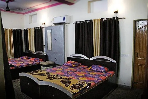 Hotel Roshan-1