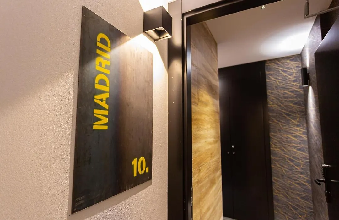 Fly Rooms Madrid Airport-1