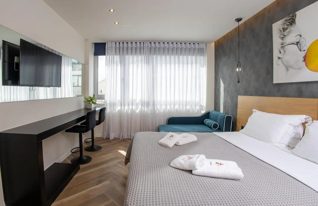 Triple A - Prime Location - Between Monastiraki & Syntagma Square-Free Parking!-1