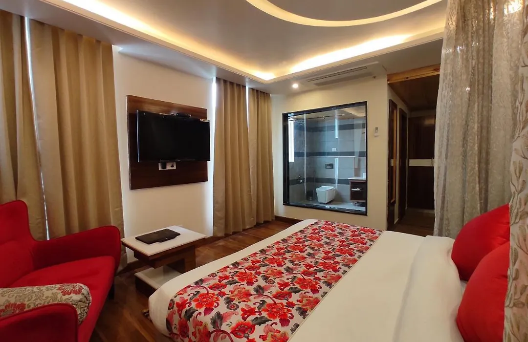 Abhilashi Residency & Spa - Centrally Heated & Air Cooled-1