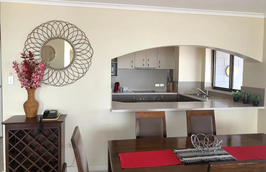Coral Towers Holiday Suites-1