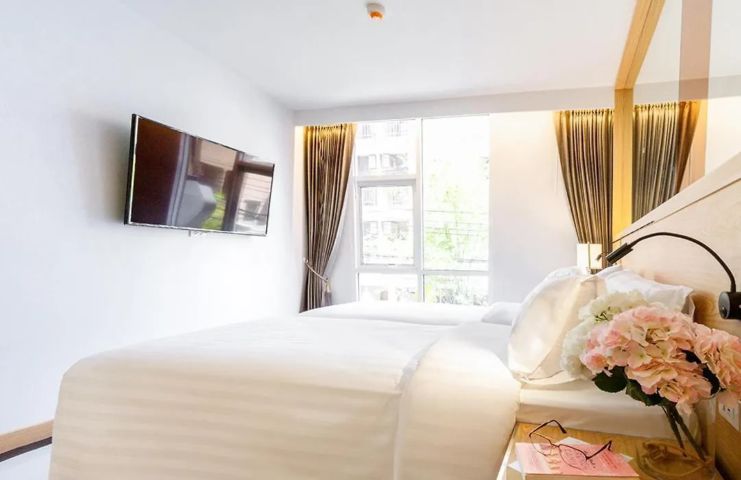 Fx Hotel Nana-1