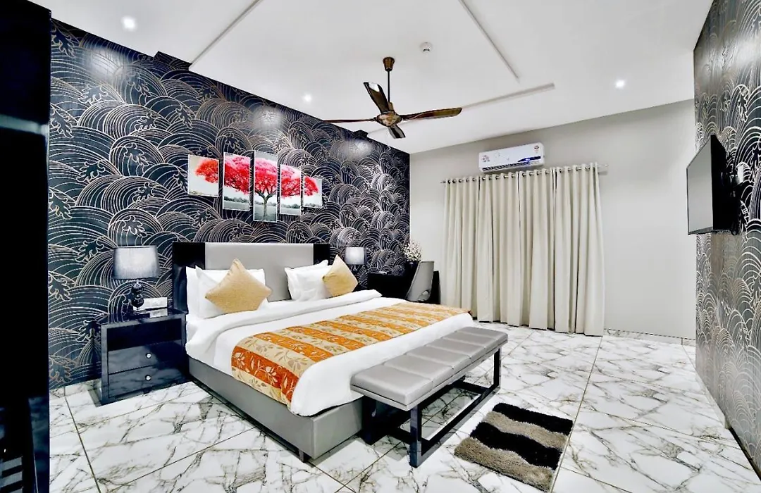 Hotel Kings Heritage Surat-1
