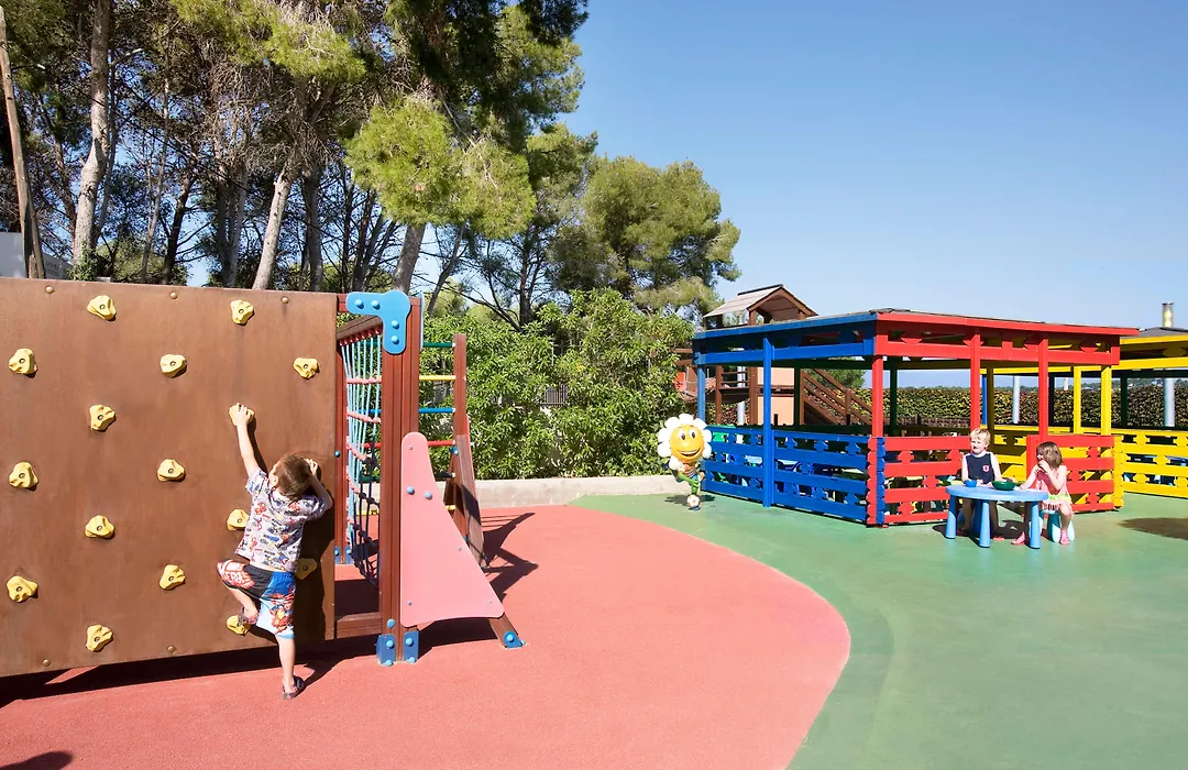 H10 Mediterranean Village-1