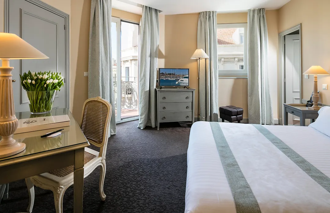 Le Cavendish-1