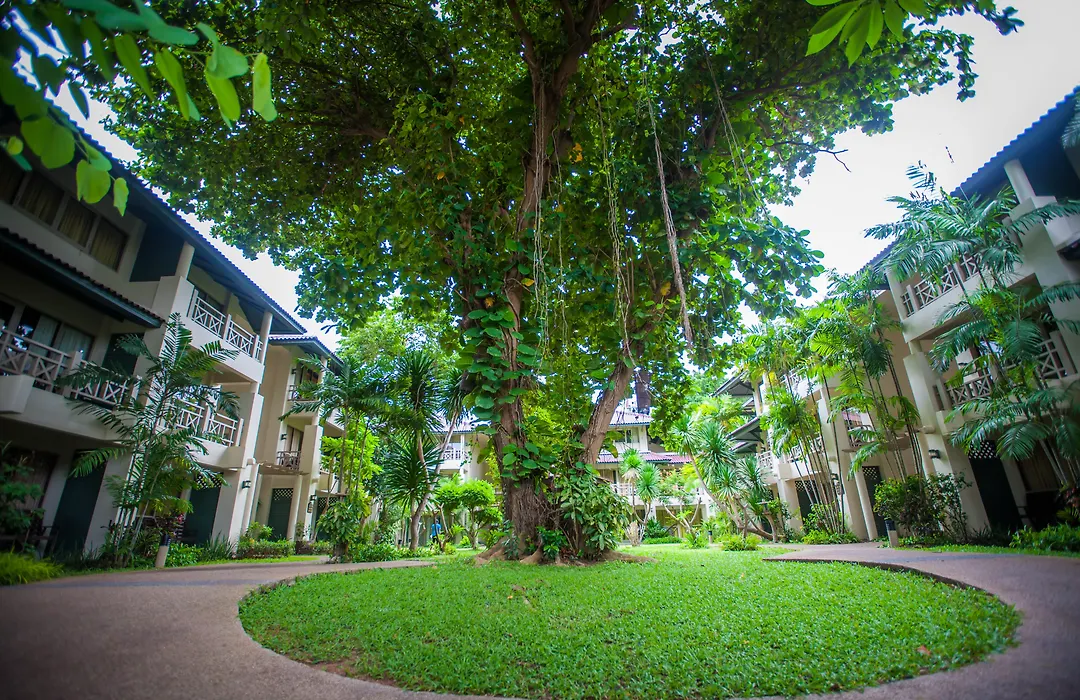 Natural Park Resort Pattaya-1