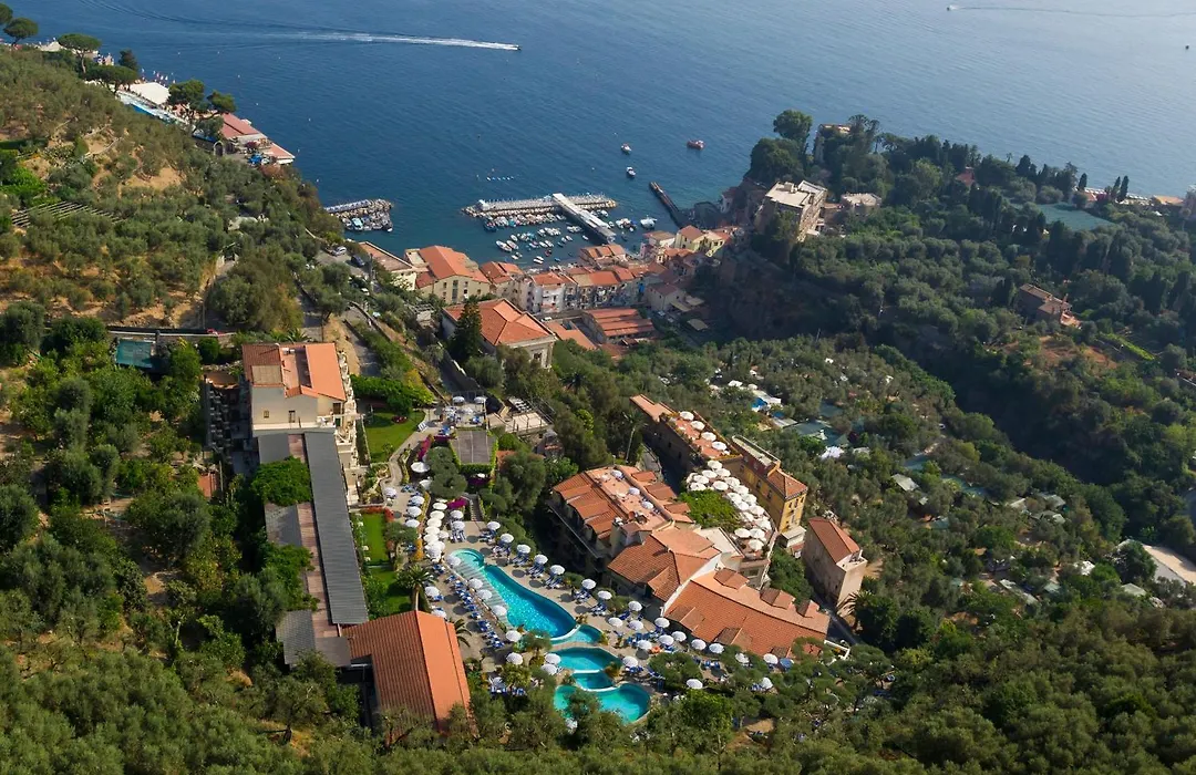 Grand Hotel Capodimonte-1