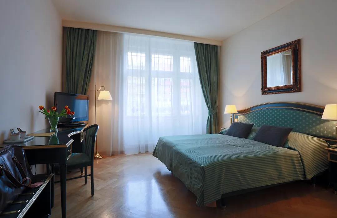 Elysee Hotel-1