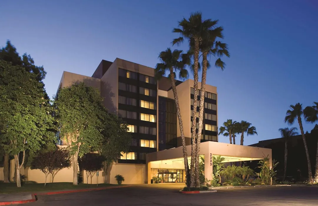 Doubletree By Hilton Fresno Convention Center-1