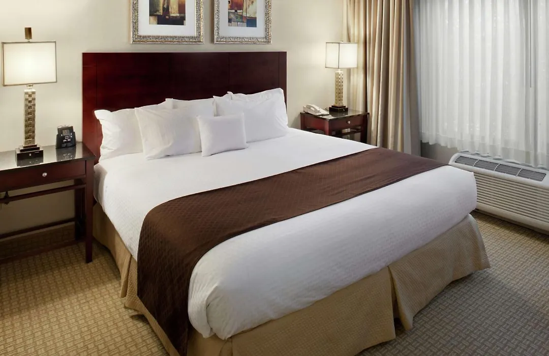 Doubletree By Hilton Charlotte Airport-1