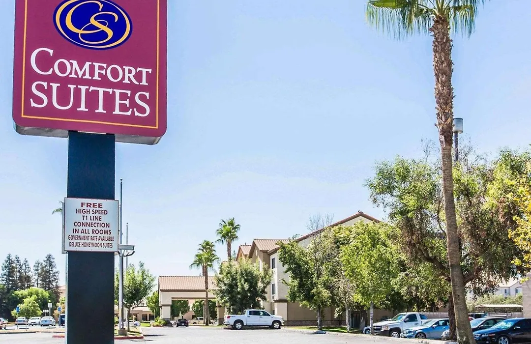 Comfort Suites Bakersfield-1