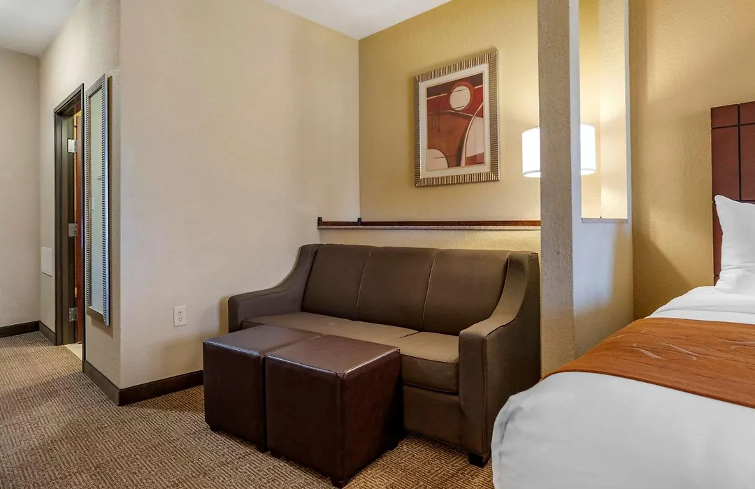 Comfort Suites Airport South-1