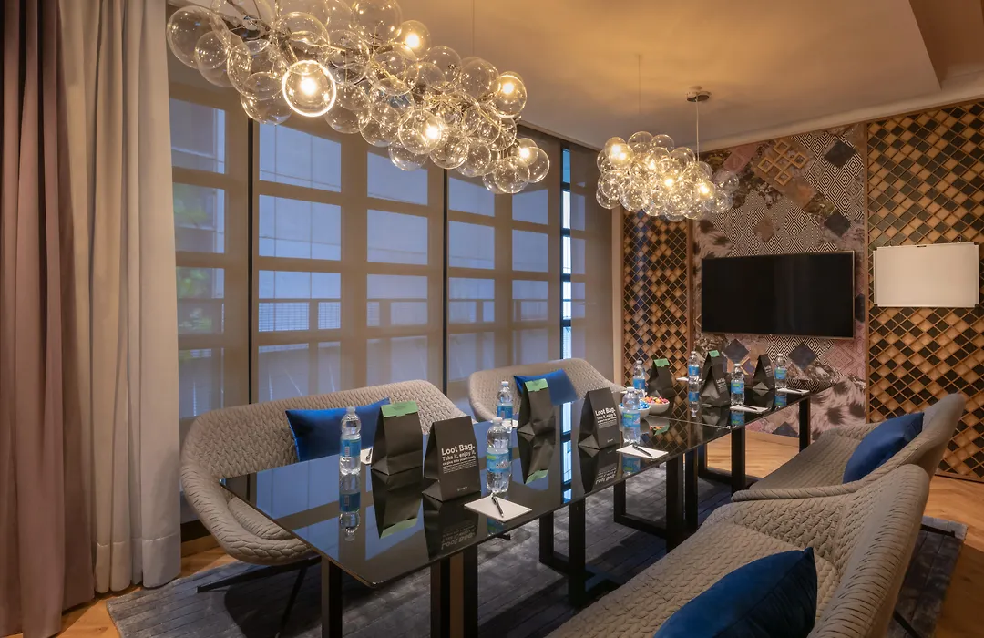 Ovolo Central-1