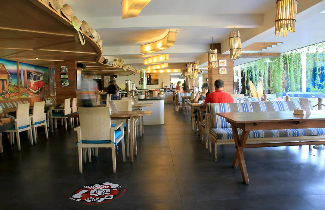 Bliss Surfer Hotel Legian-1