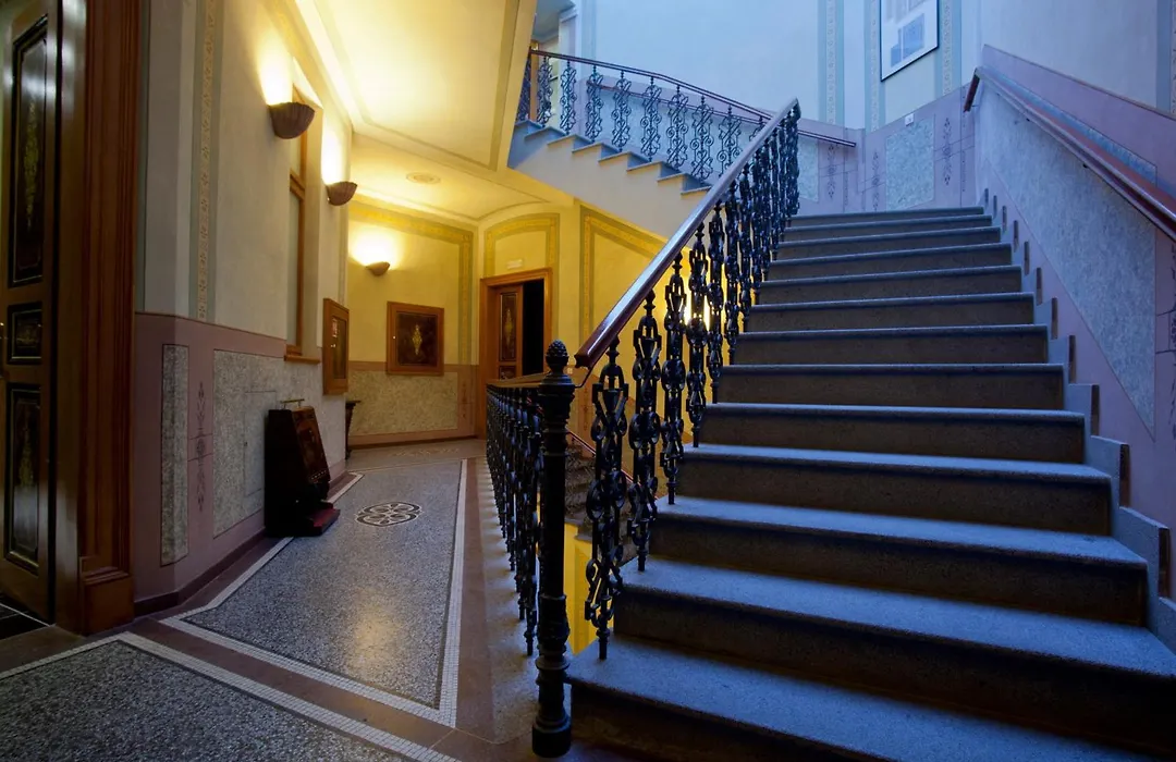 Deminka Palace-1
