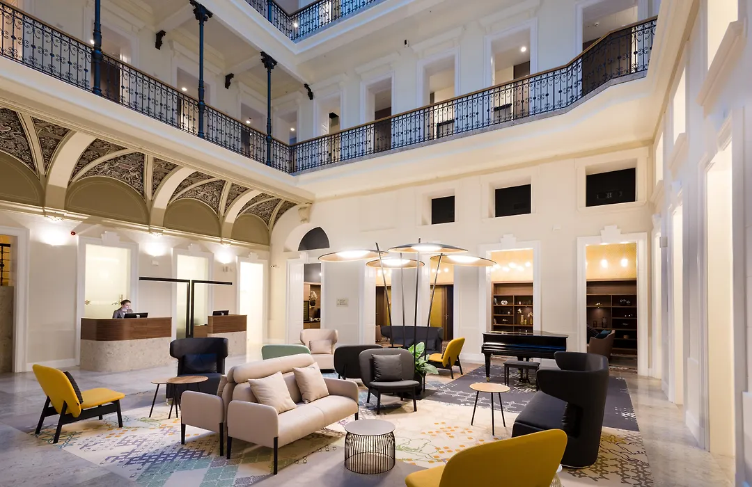 Hotel Moments Budapest By Continental Group-1