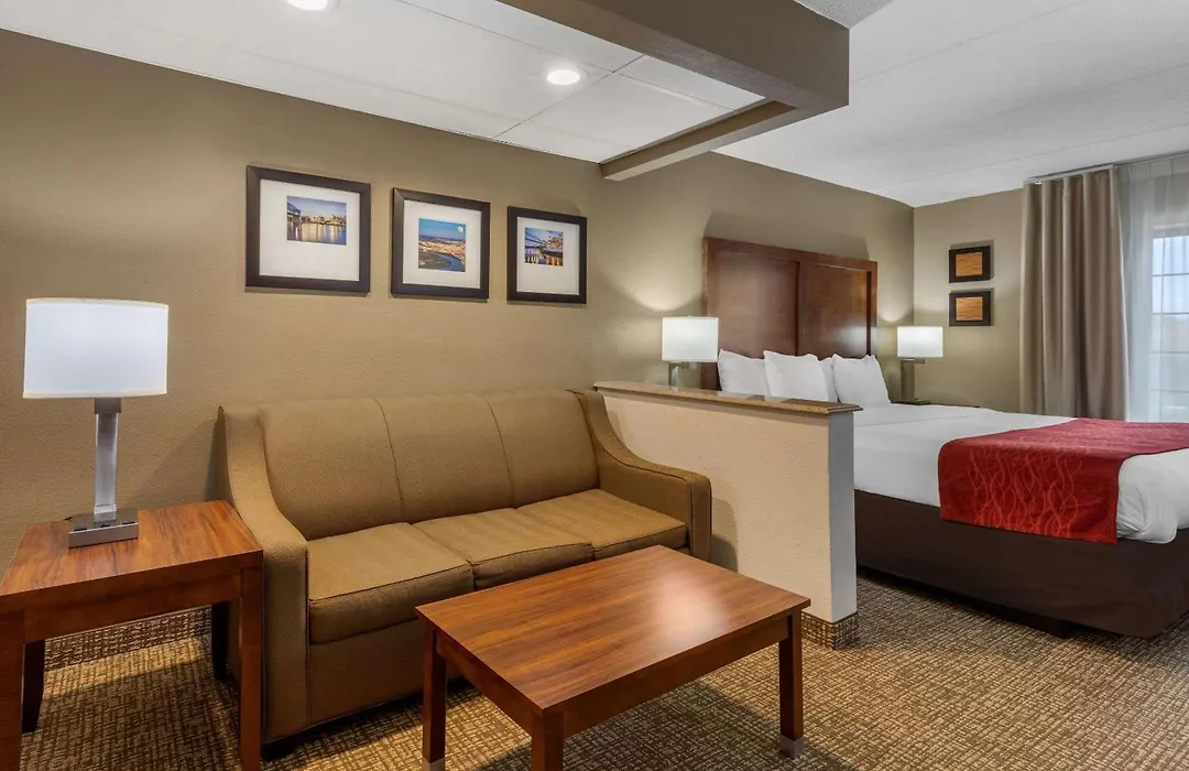 Comfort Inn & Suites Hamilton Place-1