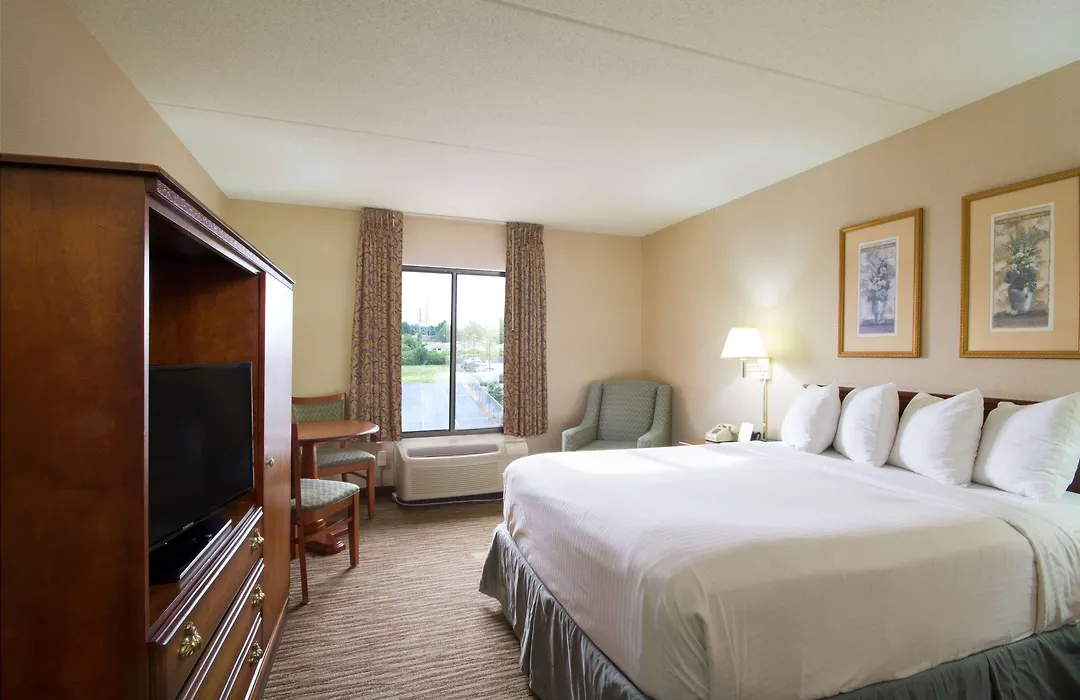 Comfort Inn & Suites Buffalo Airport-1