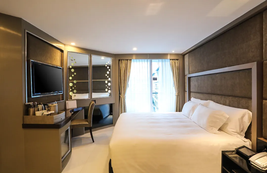 Azure Hotel Pattaya-1