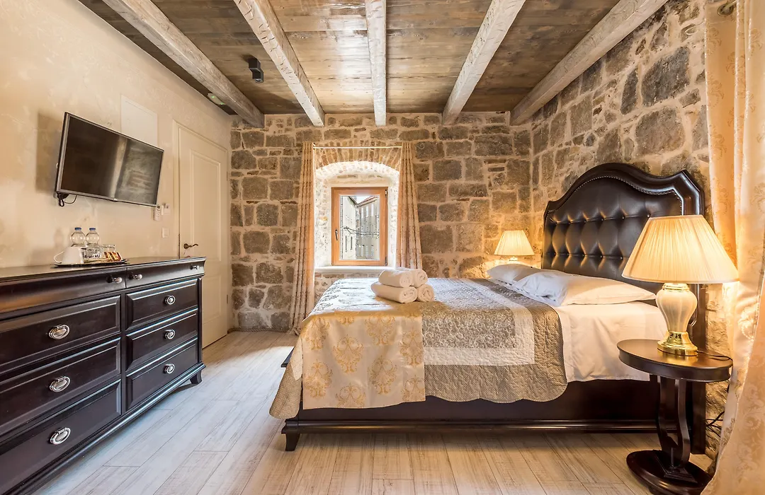 Heritage Palace Varos - Mag Quaint & Elegant Boutique Hotels-1