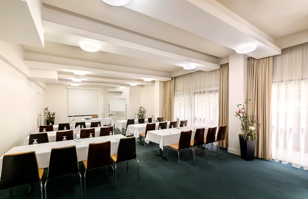 Best Western Plus Travel Inn-1