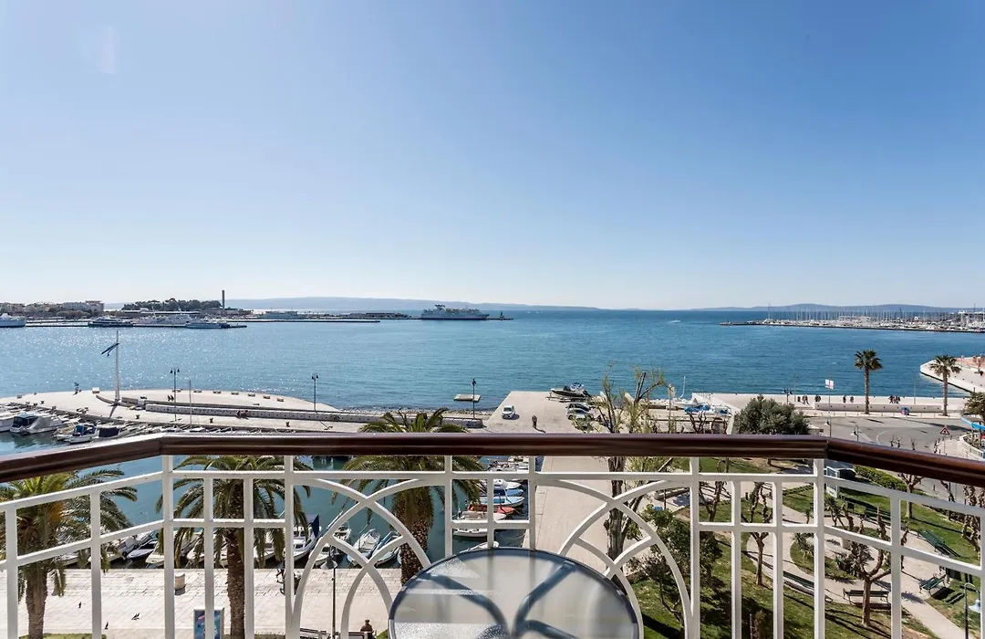 Seaview Luxury Retreat-1