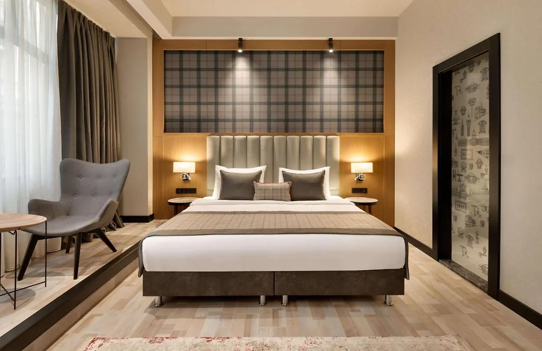 Ramada By Wyndham Budapest City Center-1
