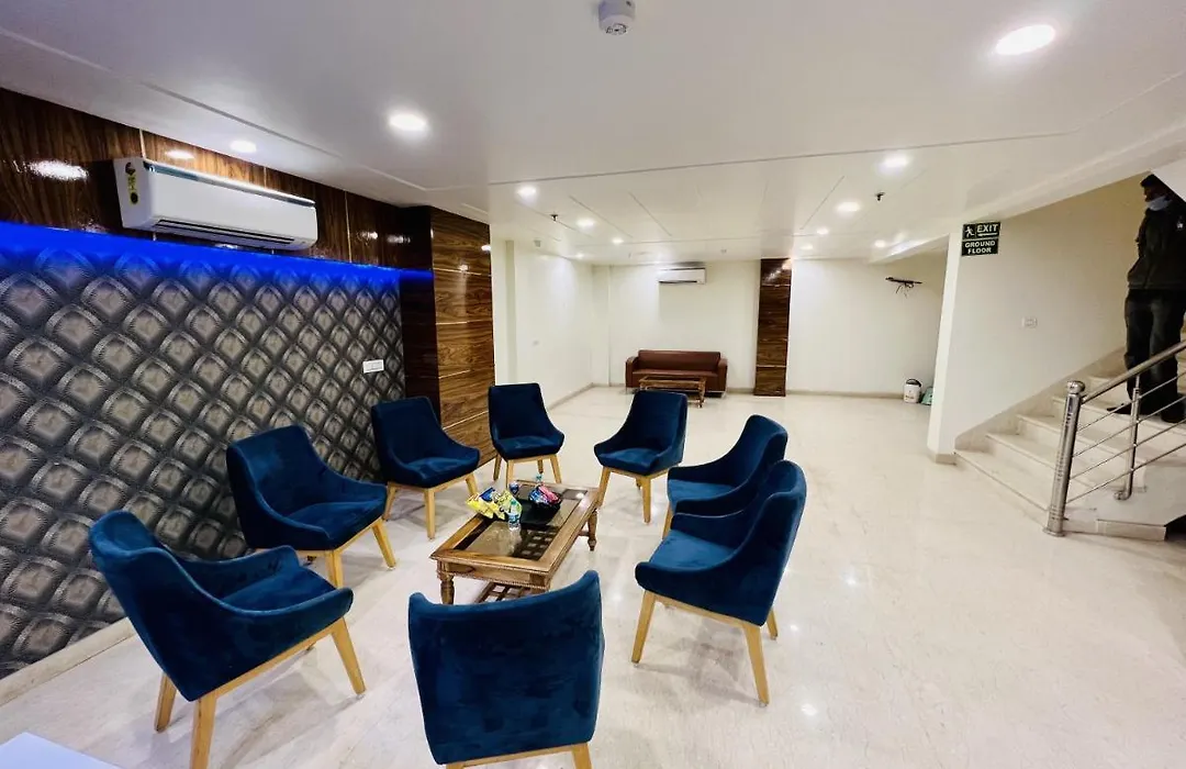 Hotel Apple Inn & Suites, New Delhi-1