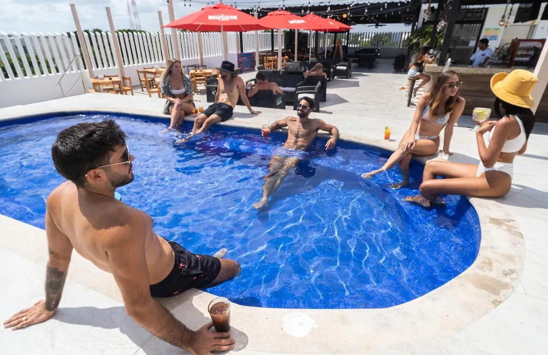 Nomads Party Hotel-1