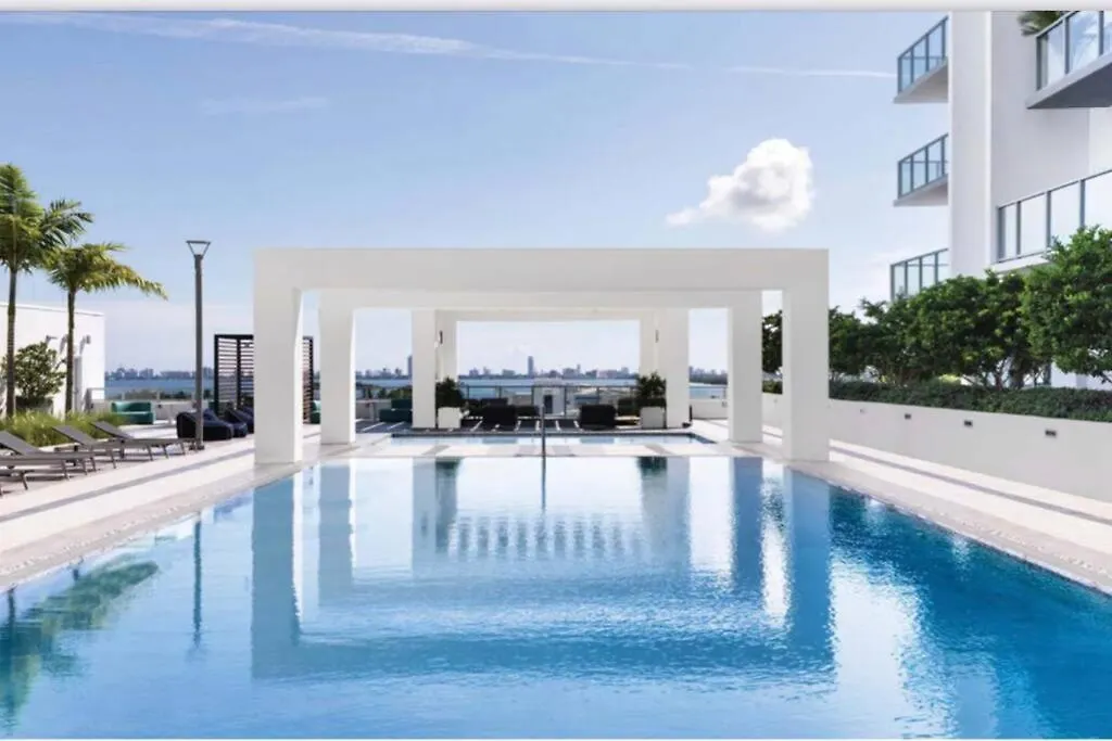 Sleek 2Bd 2Ba Condo In Miami Design District-1