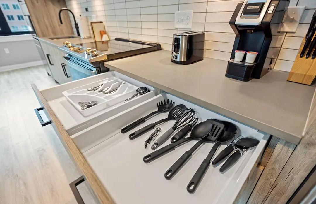Coda On Half, A Placemakr Experience - Navy Yard-1