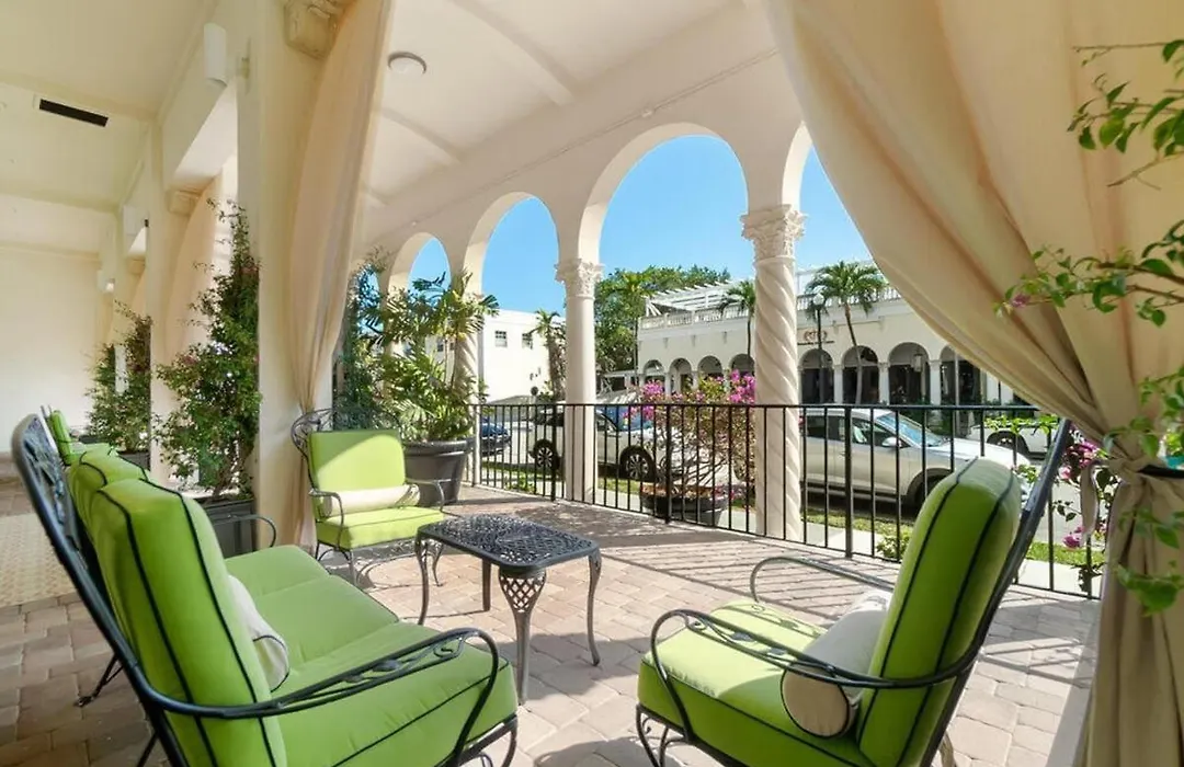 Renovated Studio In The Heart Of Palm Beach - Free Parking, Security Box-1