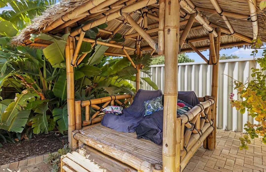Baudins Of Busselton Bed And Breakfast - Adults Only-1