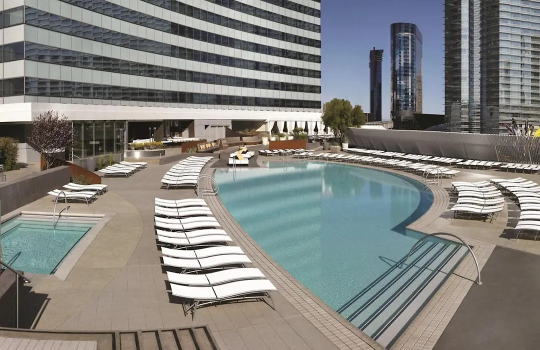 Vdara Studio Suite 011 Pool View Free Valet Parking-1