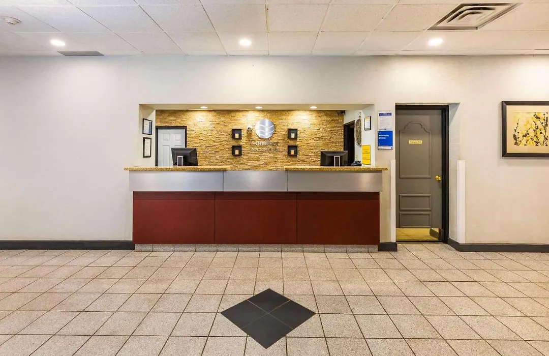 Comfort Inn & Suites Edmonton Downtown-1