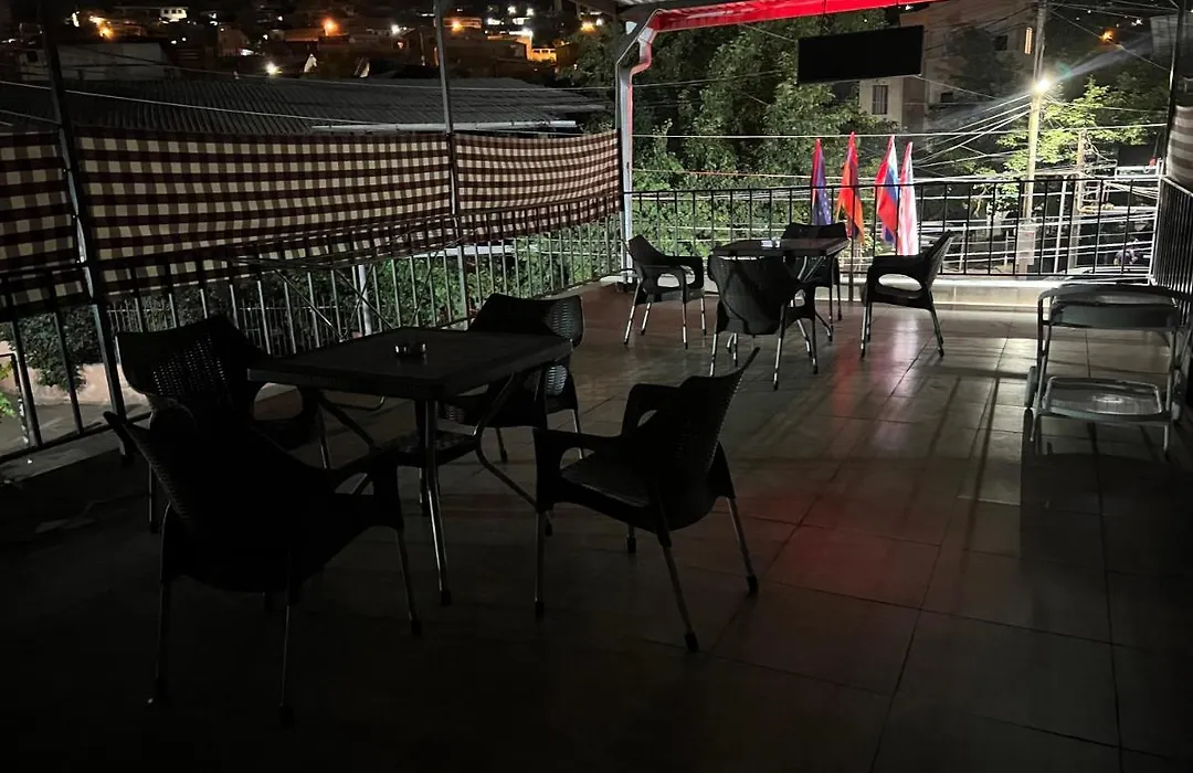 Arm Hotel-1